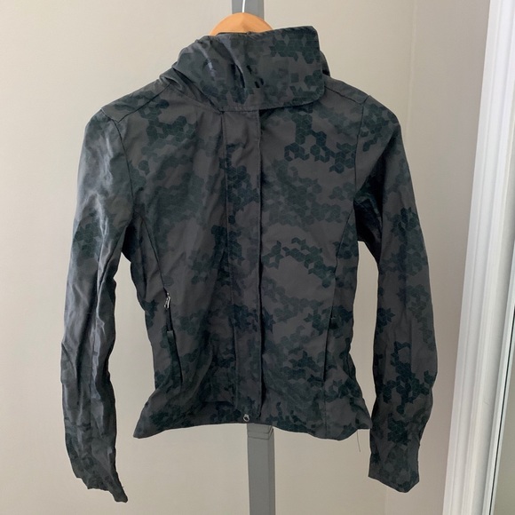 BENCH | Geometric-Print Jacket - Picture 1 of 4